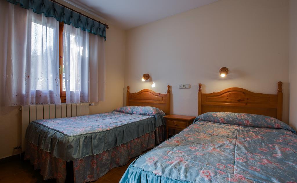 Apartahotel Faure Sallent de Gállego الغرفة الصورة