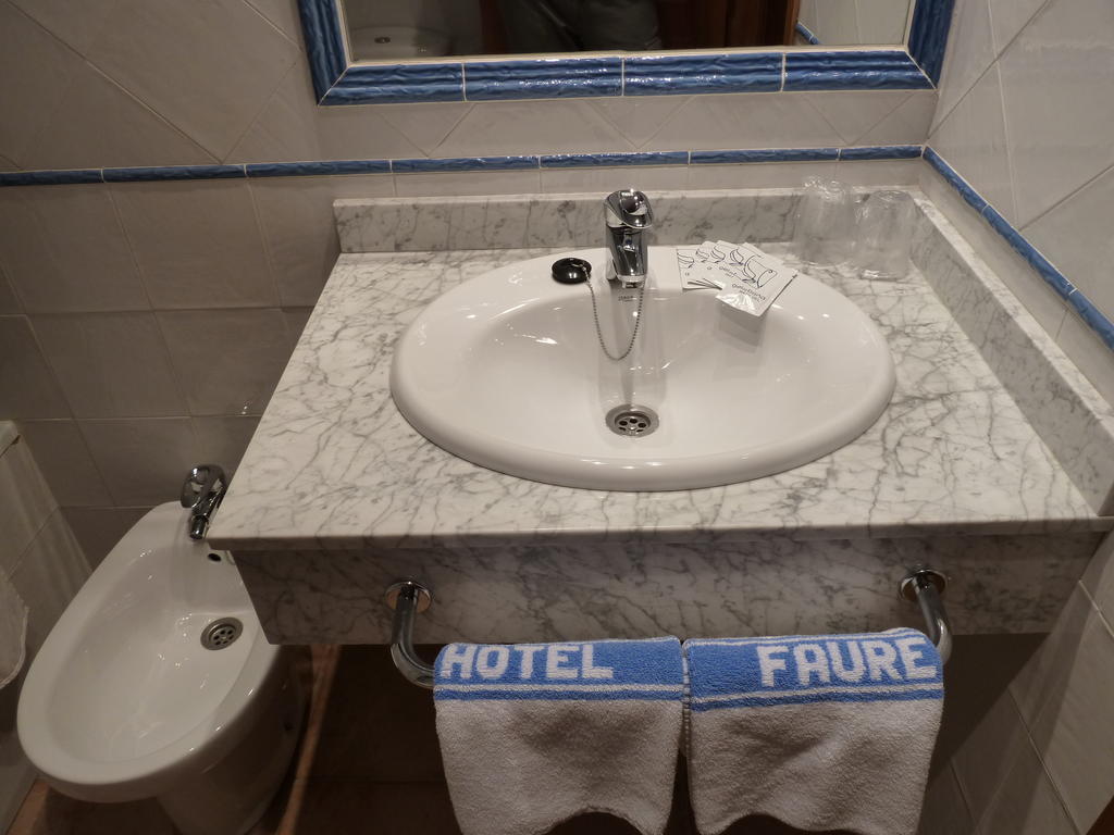 Apartahotel Faure Sallent de Gállego الغرفة الصورة