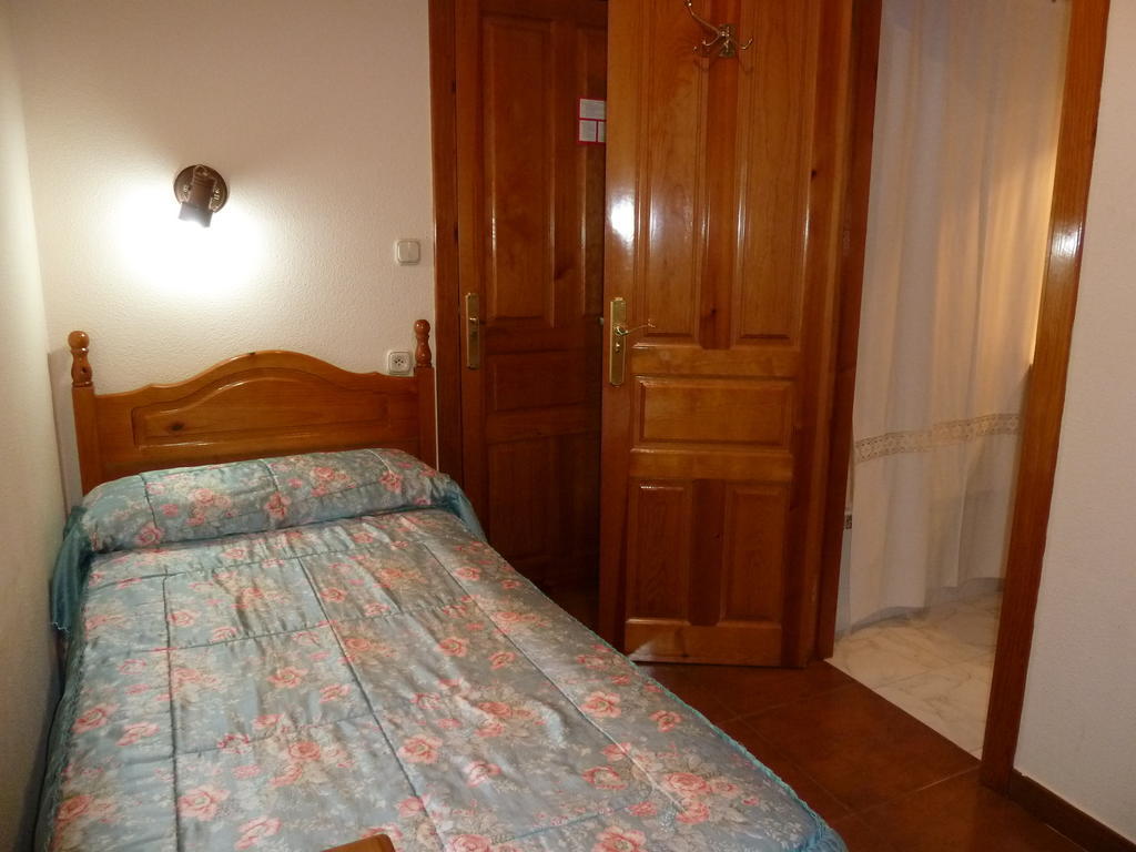 Apartahotel Faure Sallent de Gállego الغرفة الصورة